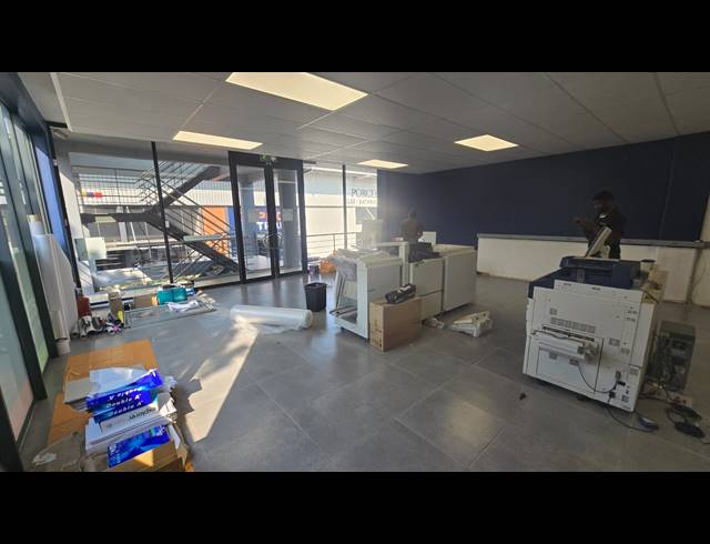 160M² BUILDING TO LET IN BALLITO DISTRICT